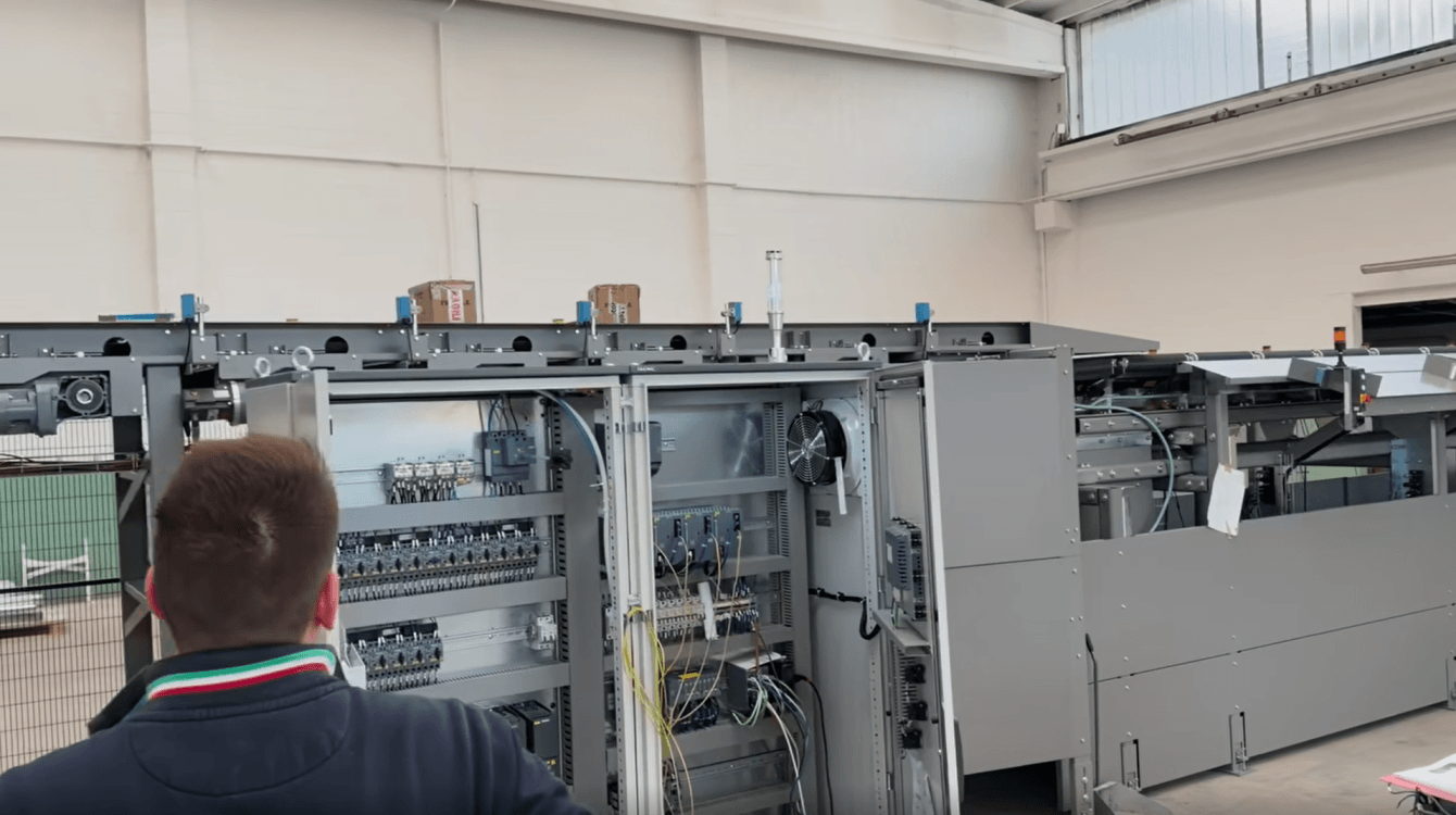 Factory acceptance testing of a high-capacity parcel sorter