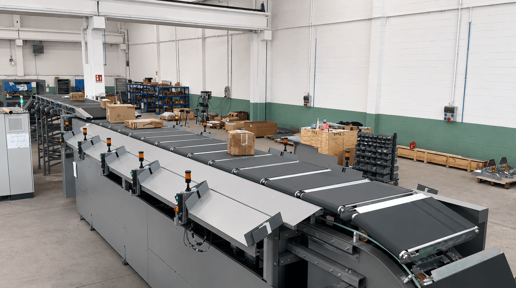 CoreConvey Vertical Cross Belt-system for pakkesortering